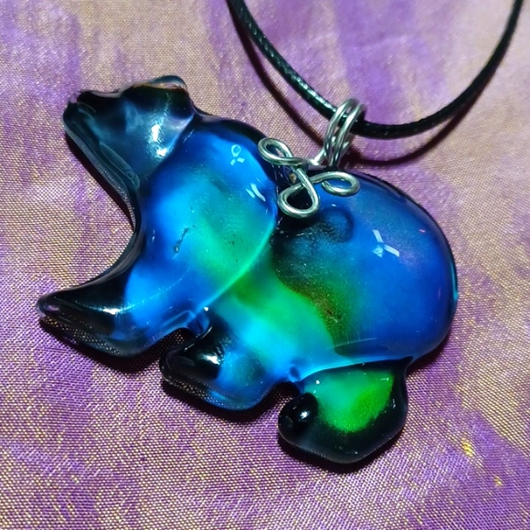 Mood bear polar pendant handmade color changing temperature sensitive rainbow - Picture 4 of 5